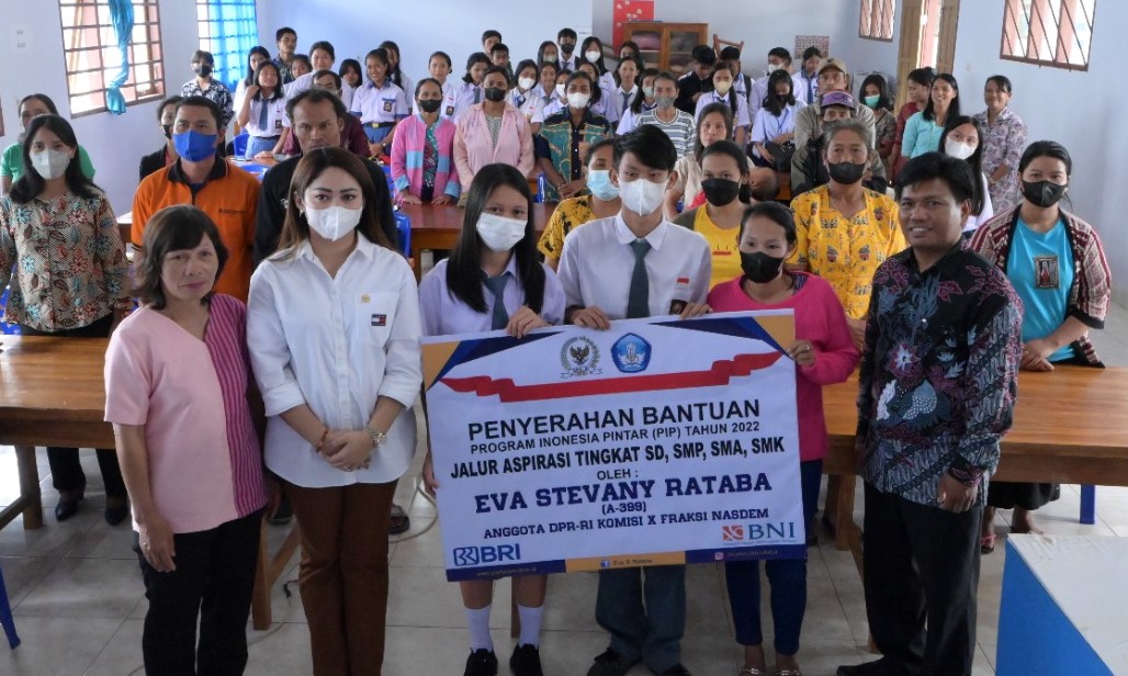 Eva Rataba Telah Salurkan 70 Ribu Beasiswa PIP